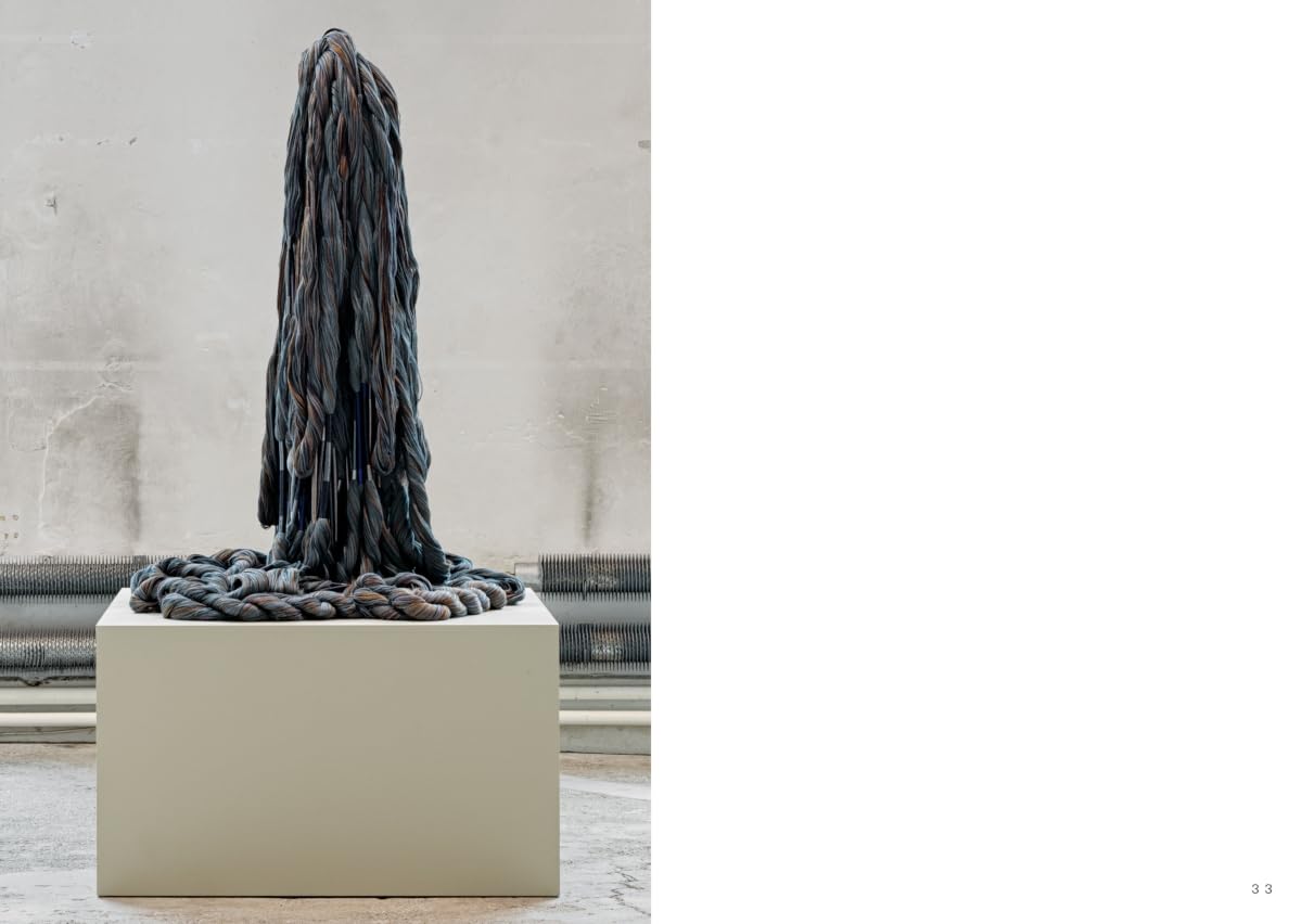 Sheila Hicks (Bilingual edition): a little bit of a lot of things